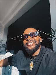 A big Shout Out to @channelotv , @pianohubsoweto , Production Team and my  Co-Hosts @sithebe_amanda x @_zintlezee_ for an amazing show 🫶🏽 . 13  episodes and Voice overs done dusted 🤝🏽