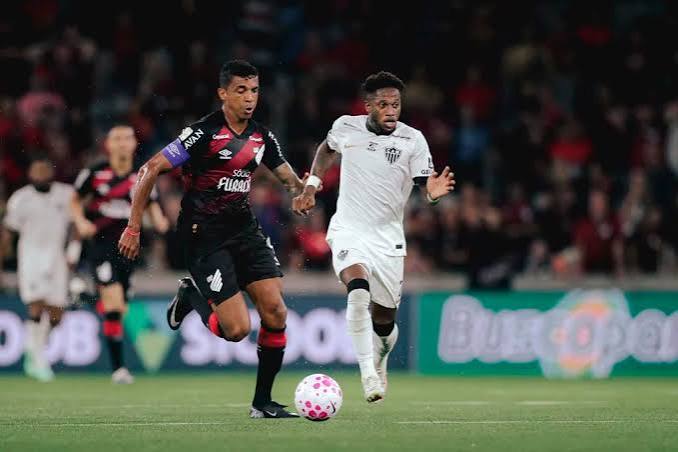 Athletico-PR e Atl&eacute;tico-MG empatam em 2 a 2 no Brasileir&atilde;o - AG&Ecirc;NCIA ESPORTE
