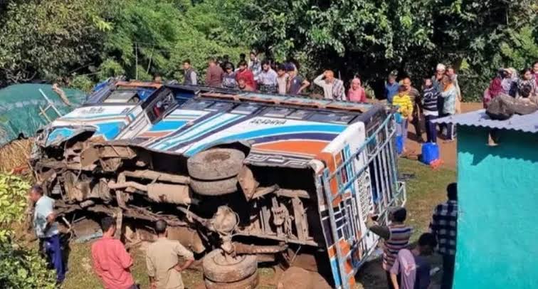 18 Injured After Mini-Bus Falls Into Ditch In J&K's Udhampur