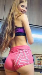 Modelo Julinha - Poupa da Bunda - Porno - EroMe