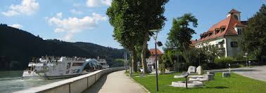 Hier finden sie wohnungen zum kaufen vieler immobilienportale und durch die einfache & schnelle wohnungssuche mit intuitiven filtermöglichkeiten ist das ziel traumwohnung zum greifen nah. Donau Perlen Thyrnau Kellberg Obernzell Und Untergriesbach Uber Uns