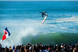 13 heavy traffic at heavy pipeline w/ italo ferreira, john florence, jamie o'brien, mark healey,. Boardriding Italo Ferreira