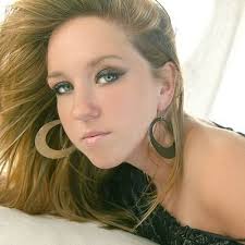 Kat Steele (@katjsteele)