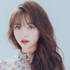 Wispy bangs will flatter women with longer face shapes who want to shorten their appearance. Your Ultimate Guide On The Different Types Of Bangs Hair Motive Hair Motive