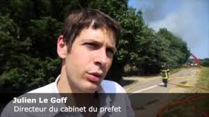 Sigolsheim (région de Colmar). Un hangar agricole en feu, périmètre de  sécurité mis en place par crainte d'une explosion