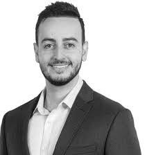 Lynette Wells's Instagram, Twitter & Facebook