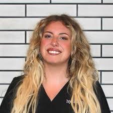 Sara Sasse's Instagram, Twitter & Facebook