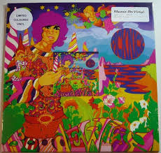 Hij staat in de sneeuw aan de poort van de stad en prikt de dagen van december op zijn hoed. Boudewijn De Groot Picknick Lp 180 Gram Vinyl Limited Edition Op Gekleurd Vinyl Vinyl Groot Picknick