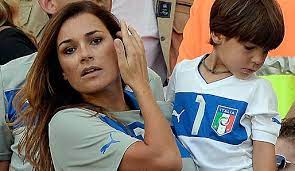 Die ideale frau sieht so aus. Confederations Cup 1 Spieltag Seite 2