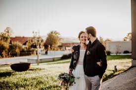Freie Trauung Edgy Wedding In 2020 Fotograf Munchen Fotografin Trauung