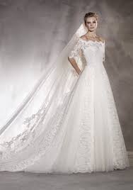 Pronovias 2017 An Off Shoulder Wedding Dress In Princess Ball Gown Silhouette With Delicate Lace D Pronovias Wedding Dress Wedding Dresses Ball Gowns Wedding