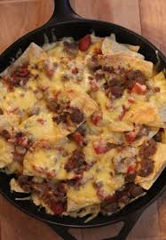 Chili Cheese Nachos Quick And Easy Dinner Chili Cheese Nachos Chili Cheese Recipes