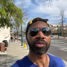 Amar'e Stoudemire was gonna go to Memphis… until NBA scouts caught a  glimpse 😂