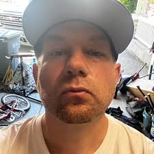 Shane South's Instagram, Twitter & Facebook