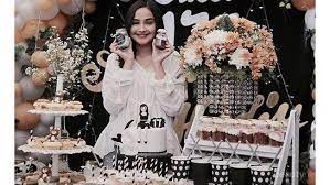 Ulang tahun merupakan momen spesial bagi sebagian besar orang. Ini Dia 3 Rekomendasi Kue Ulang Tahun Yang Cocok Untuk Acara Sweet 17 Kamu