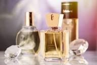 5 Rekomendasi Parfum Non Alkohol Wanita yang Wanginya Tahan Lama | kumparan.com