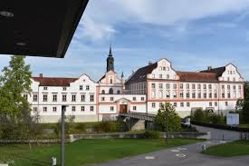 Heute unterhält das institut hier eine realschule. Schloss Neuhaus Herzlich Willkommen In Der Gemeinde Neuhaus A Inn