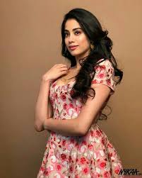 Jhanvi Kapoor As Brand Ambassador Of Nykaa Cosmetic Teenage Hairstyles Indian Celebrities Bollywood Actress
