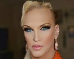 Nicole Newman's Instagram, Twitter & Facebook