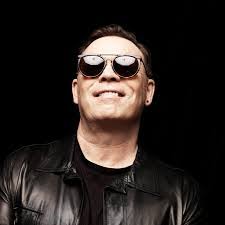 Ali Campbell's Instagram, Twitter & Facebook