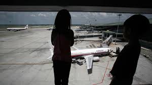 Former british airways senior boeing 777 pilot simon hardy told bbc news that the plane's route was probably very accurate flying rather than just a because it, like flight 370, was also a boeing 777, some conspiracy theorists have suggested that the plane that crashed in ukraine was actually flight. Mh370 Flight Satellite Data Released Shows How Malaysia Boeing 777 Went Missing Rt World News