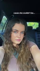 Isabelle Mcdonald's Instagram, Twitter & Facebook