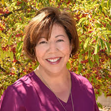 Lenore Martinez's Instagram, Twitter & Facebook