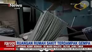 Lokasi 57 km tenggara kabupaten blitar jawa timur, dengan kedalaman 110 km dan tidak berpotensi tsunami. Gempa Bumi M6 1 Rusak Bangunan Rsud Mardi Waluyo Kota Blitar Para Pasien Dipindahkan Bagian 1