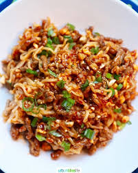 Pork And Peanut Dragon Noodles Recipe In 2020 Dragon Noodles Spicy Recipes Pork