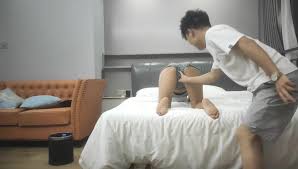 探花精选】一字马女神，舞蹈老师下海兼职，女神范十足，风骚尤物- EPORNER