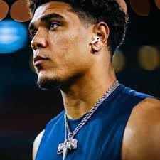 Charlotte Bowles's Instagram, Twitter & Facebook