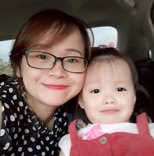 Em trở về thương những ngày cũ. Em thương ngàn cũ kỹ, em thấy thương chính  mình. Những điều hạnh phúc, thật ra có khi chỉ là một khoảnh khắc thường