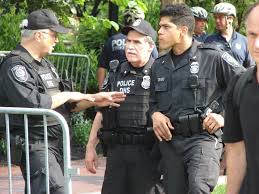 Federal Protective Service Officer Federal Protective Service Officers Keeping The Peace At Smokedown Law Enforcement Independence Mall Keep The Peace