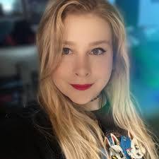 Lisa Mcquiston's Instagram, Twitter & Facebook