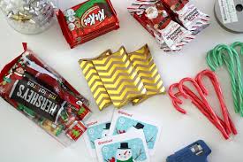 Hi everyone, today the 4th edition of the social papercrafter magazine is out and full of christmas ideas and inspiration. Diy Gift Card Candy Cane Sleighs Teacher Neighbor Friend Or Kid Gift Carolina Charm