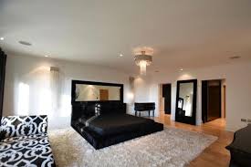 Hier seht ihr ein paar bilder auf dem ronaldos haus zu sehen ist.schreibt mal drunter was ich als nächstes für ein video machen soll? Cristiano Ronaldo Finally Puts Stunning Manchester Property Up For Sale For 3 25m Mirror Online