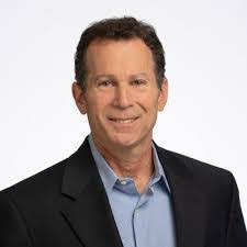 Lisa Holbert's Instagram, Twitter & Facebook