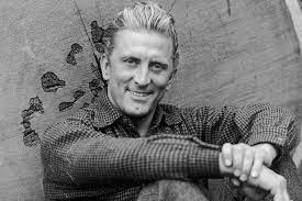 Legendarul actor kirk douglas, cunoscut pentru lunga sa carieră în cinematografie, a murit la vârsta de 103 ani. Kirk Douglas A Murit Ce A Urmat DupÄ Publicarea Necrologului Marelui Actor