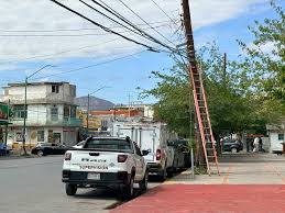 Retiran 80 km de cable en desuso en Juárez; van por otros 20