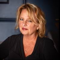 10 "Judith Farah" profiles