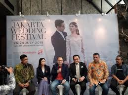 Kamu juga bisa mendapatkan potongan harga 30% dari harga tiket normal setiap pembelian tiket masuk melalui website www.jakartaweddingfestival.com dan berlaku hingga tanggal 25. Jwf Angkat Konsep Pernikahan Tradisional Dengan Modernisasi Kaum Urban Jakarta Majalah Gpriority