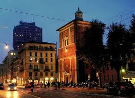 Milano Corso Di Porta Romana Basilica Di San Nazaro In Brolo E Torre Velasca Novembre 2011 Italy Places Favorite Places