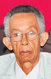 Muere poeta y catedrático Ramón Emilio Reyes