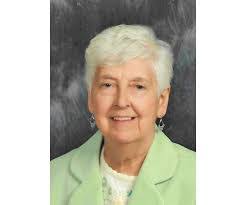 Della Walters's Instagram, Twitter & Facebook