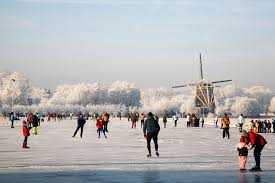 Toch zie je veel klapschaatsen op natuurijs. Witte Winter In Nederland Kim Van Dam