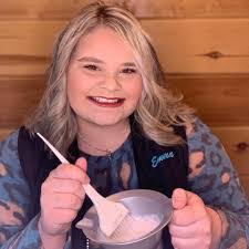 April Tedder's Instagram, Twitter & Facebook