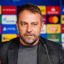 Gehalt und vermögen des fußballtrainers hansi flick im jahr 2021 (in millionen euro). Fc Bayern Hansi Flick Erklart Brazzo Zoff Bei Der Pk Mir Ist Ein Satz Herausgerutscht Fc Bayern