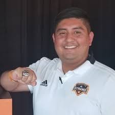 Edgar Veliz's Instagram, Twitter & Facebook