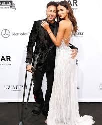 Neymar başka oyuncu ile karşılaştır. World Cup 2018 Neymar S Girlfriend Bruna Marquezine Strips To Knickers In Saucy Instagram Celebrity News Showbiz Tv Express Co Uk