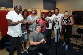 All serginho picciani lyrics sorted by popularity, with video and meanings. Apos Sucesso Na Tv Dose Certa Prepara Novo Projeto